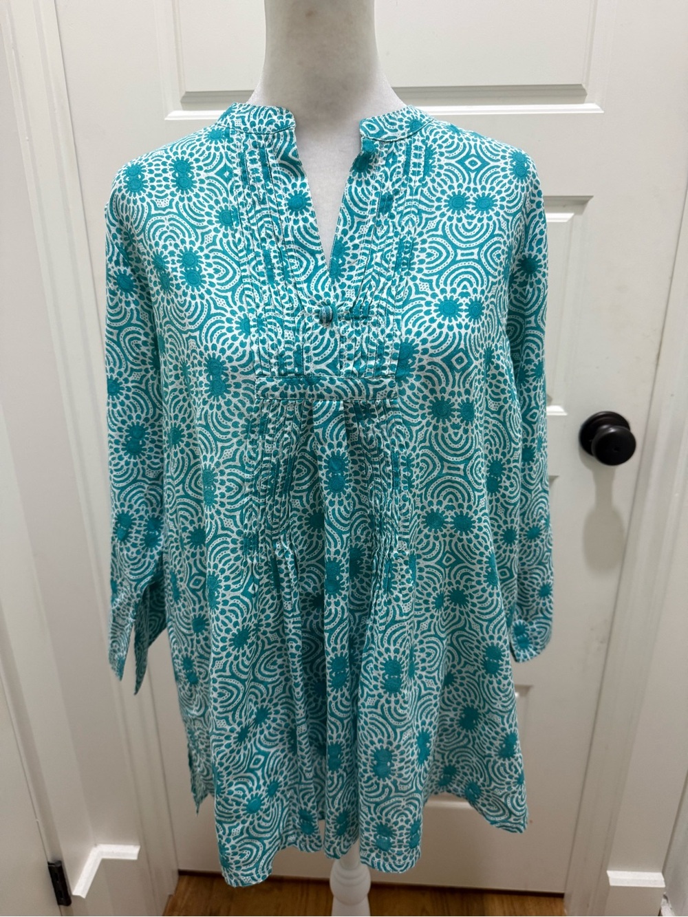 Oliphant. Lightweight Boho Print Cotton Tunic. Turquoise & White. Size Medium.